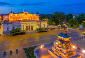 Виц: Политици приемат закон с три поправки