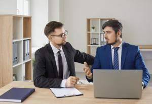 Вечерен виц: Два пъти седмично замествам началника