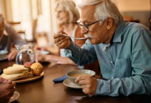 Микробите в устата ви могат да повлияят на риска от влошаване на когнитивните способности