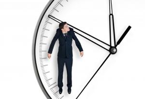 Професор от Харвард предлага да изчислим колко ни струва излишното губене на време