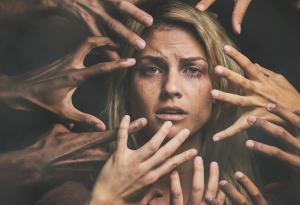 Хората с дребна душа винаги се опитват да потискат другите