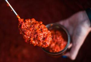 Виц: Мило, да отидем на някое романтично място