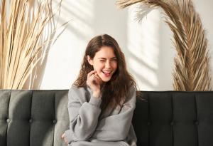 Виц: Жената е способна да направи от нищо три неща