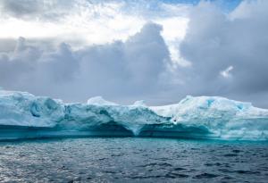 През юни антарктическият морски лед достигна тревожно ниски нива 