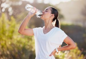 Прекомерната употреба на течности може да е симптом на хормонален проблем 