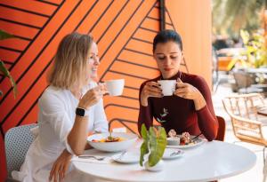 Вечерен виц: Муцка, Иван ме покани на риба