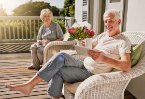 Виц: Гинче, сипи една ракия