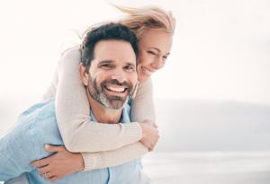 Признаците, че един мъж се чувства щастлив покрай вас