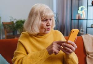 Виц: Тъща звъни на зетя