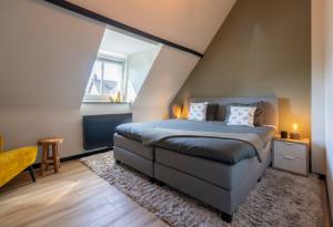 Виц: Какво ти харесва най-много в леглото?