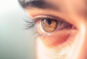 Виц: Скъпи, дай ми една причина, за да продължим напред!