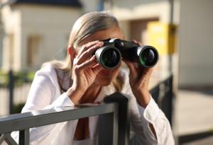 Виц: Професия комшийка