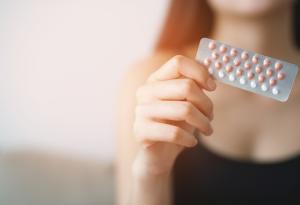Хормоналната контрацепция и сърдечното здраве: Какъв е рискът?