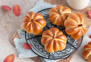 Готвим заедно и вкусно: тиквени хлебчета!