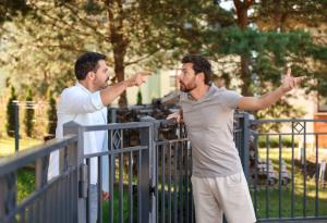 Виц: Съседът ми е енергиен вампир!