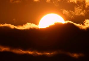 Слънчево изригване от най-висок клас е регистрирано днес