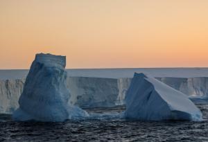 Промените в най-големия айсберг в света са видими от космоса