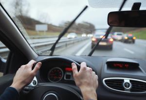 Призив за действие: намаляване на пътнотранспортните произшествия с персонализирани сигнали към водачите