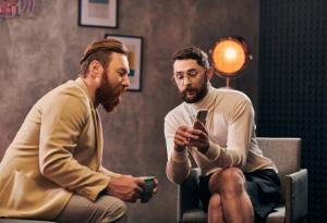 Виц: Много харесвам комшийката от последния етаж! 