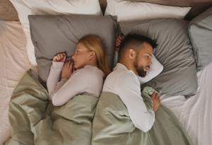 Виц: Скъпи, сънувах, че ми даваш 1000 евро