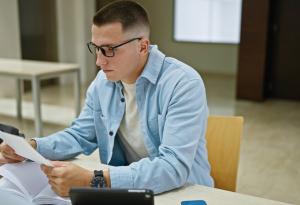 Виц: Студент на изпит в Русия