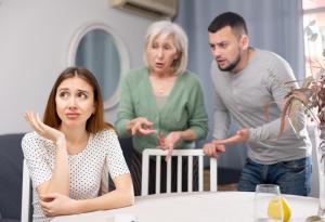 Виц: Попитали радио "Ереван" как е свекърва на турски