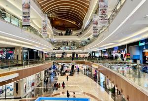 Виц: Извинете, загубих жена си!