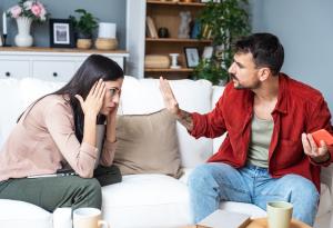 Виц: Каквото направи комшията, правим го и ние