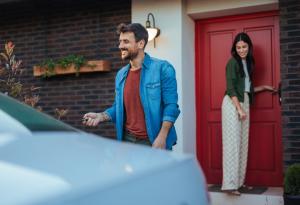 Виц: Скъпи, само се върни жив