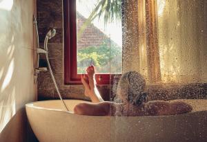 Класическото „правило на баба“ за къпане се оказва научно обосновано