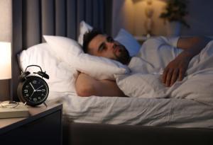 Нарушенията на съня и загубата на слуха споделят общи биологични механизми