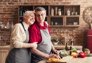 Виц: - Пено, тея дни нещо ми намаляа лайковете!