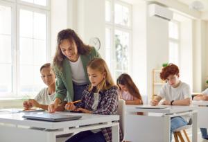 Виц: Ученици, трябва да сте по-самостоятелни! 