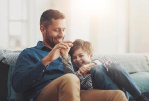 Виц: Тате, какво е шамар?