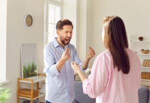 Виц: Кога започват семейните проблеми