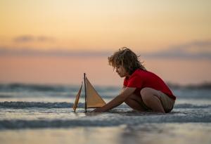 Обществото често прощава на престъпниците, но не и на мечтателите