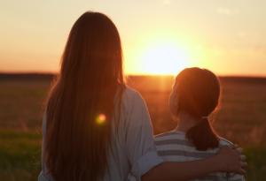 Виц: Мамо, днес Гошко искаше да играем на чичо доктор