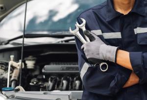 Виц: И как досега не сте чули този ужасен шум от двигателя?