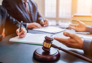 Виц: Автомобилен инцидент с тъщата