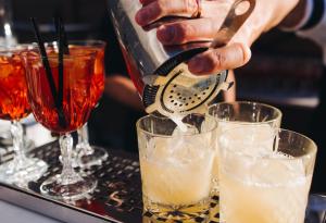 Виц: Щирлиц има явка със свръзка от Русия