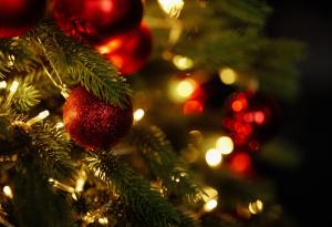 Виц: Има ли Миле Китич коледни песни?