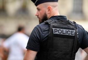 Виц: Лудата лелка с пъстрата шапка е тъща ми