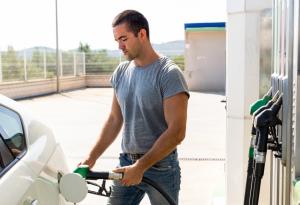 Детето пита: Защо сипваме гориво в колата 