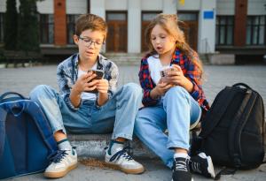 Достъпът до смартфон в ранна възраст вреди на детския ум