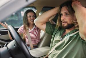 Виц: Толкова съжалявам, че не ти поиска ръката някой идиот!