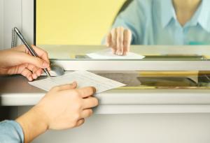 Виц: Здравейте, бих искала да отворя обща сметка