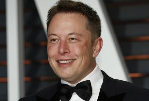 Илон Мъск написа в Twitter, че „Facebook не струва“