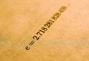 Специалното число, което управлява растежа, промяната и разпада в природата