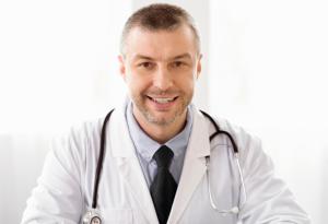 Виц: Двама габровци влизат при лекаря