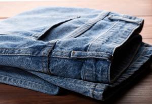 Виц: Скъпи, дадох новите ти дънки на съседа